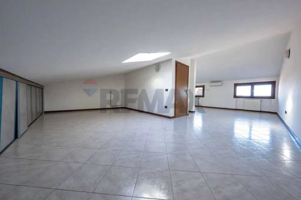 Pièces - Energy-Efficient Semi-Detached Villa in Vigarano Mainarda