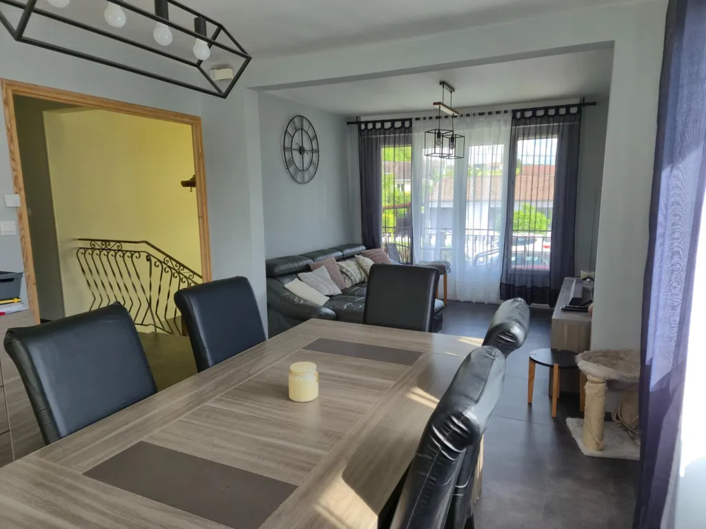 Salle à manger - Maison rénovée avec jardin dans un quartier calme à Verdun
