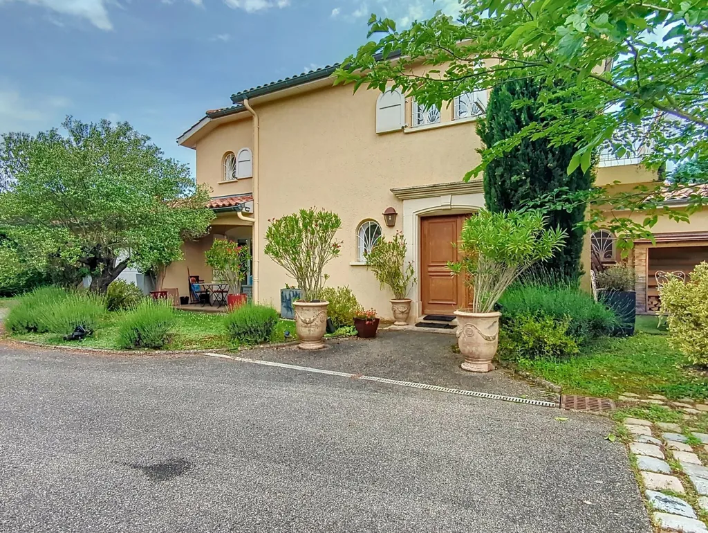 Exterior - Villa with Pool in Vienne Heights