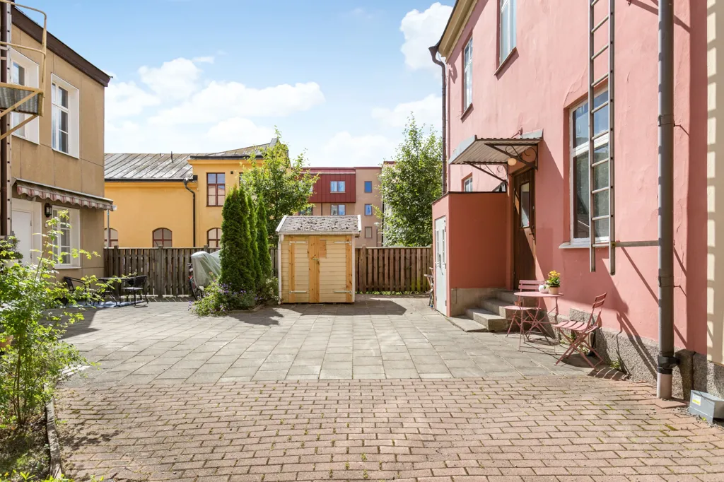 Aed - City Centre Flat with Office Potential in Linköping
