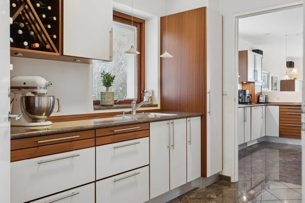 Cuisine - Villa with Private Beach and Lake in Snoghøj