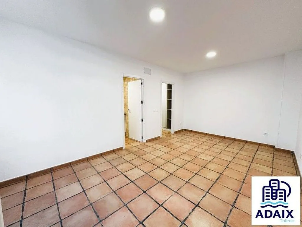 Toad - Modern Flat with Balcony in Santa Olalla