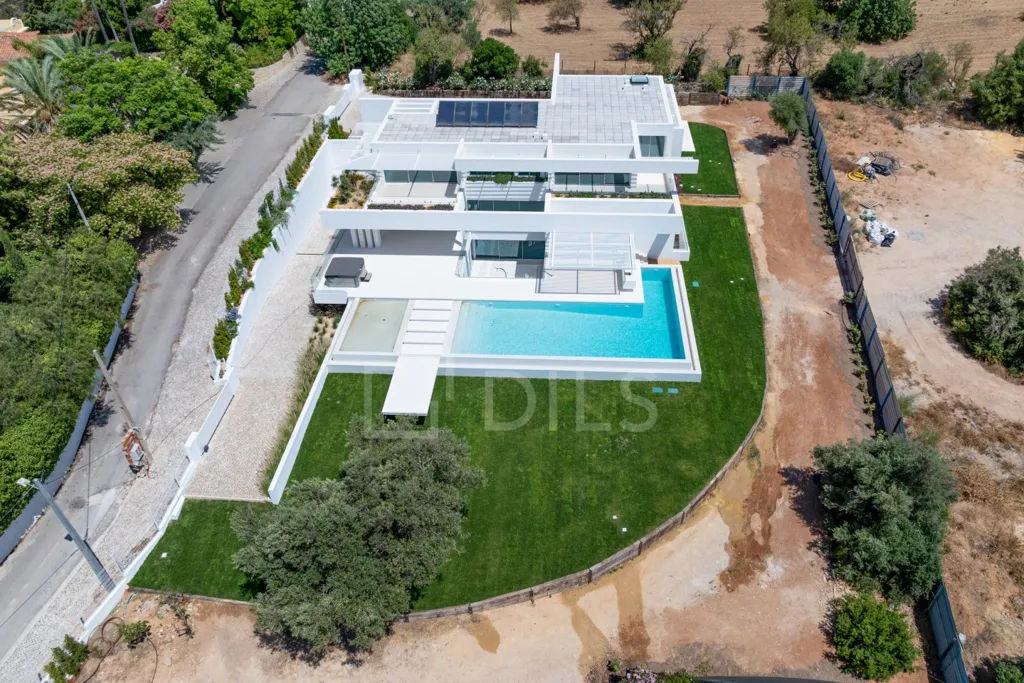 Aerial - Contemporary T5 with Pool in Loulé
