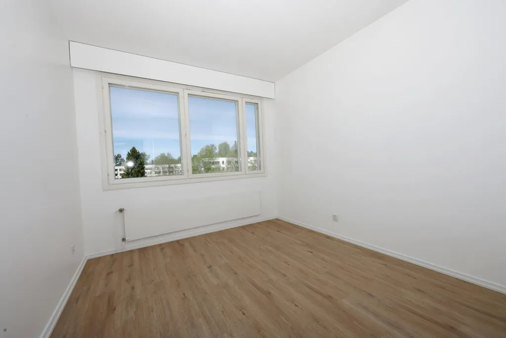 Pièces - Modernised Apartment with Balcony in Ojoisten