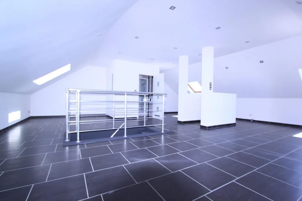 Pièces - Duplex Rénové avec Comble à Besonrieux