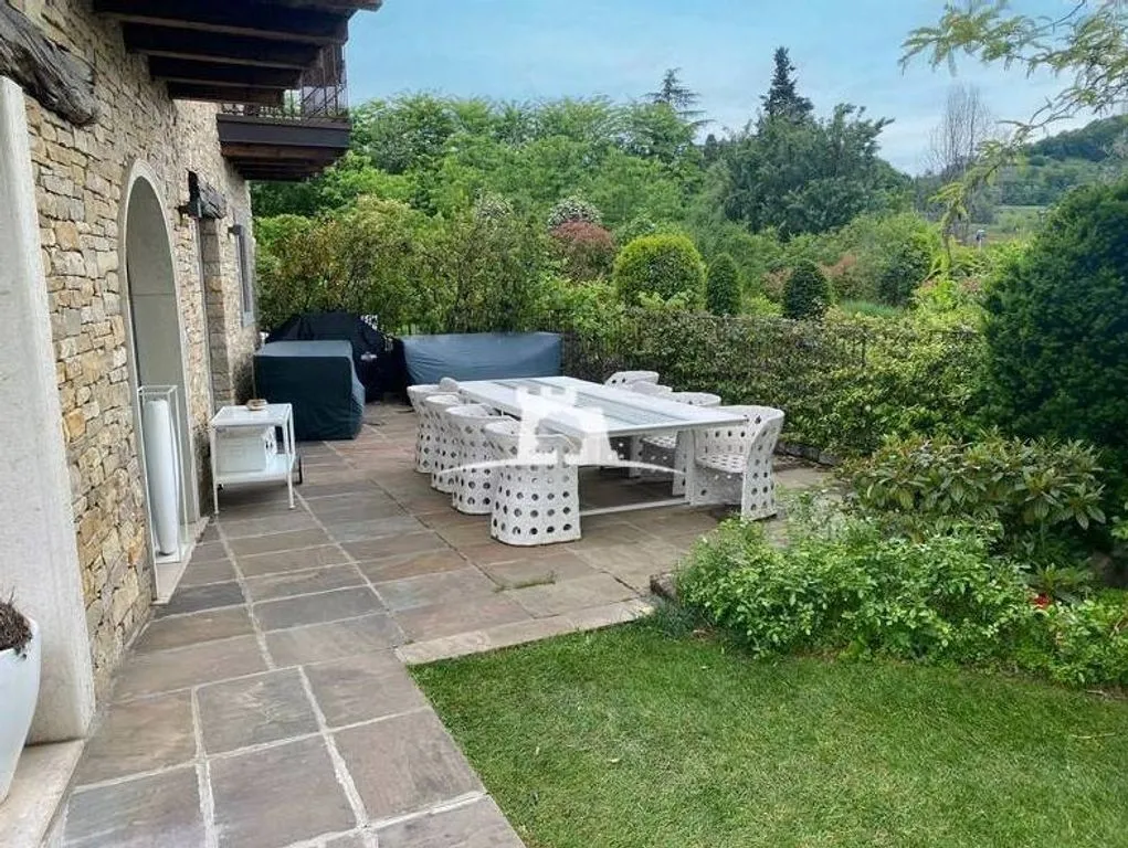 Terrass - Luxury Villa with Pool in Parco dei Colli, Bergamo
