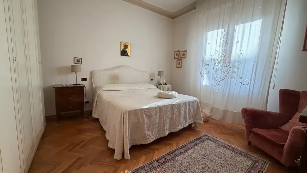 Camere da letto - Appartamento con terrazza e mansarda a Firenze
