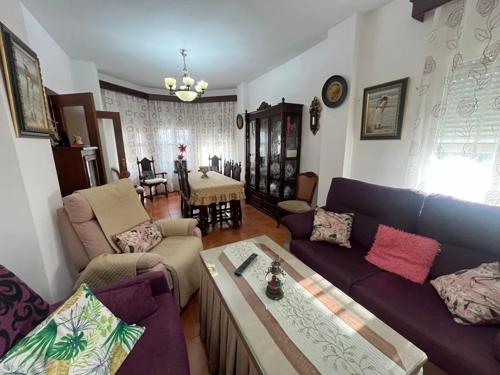 Elutuba - Corner Chalet with Terrace in Pilas