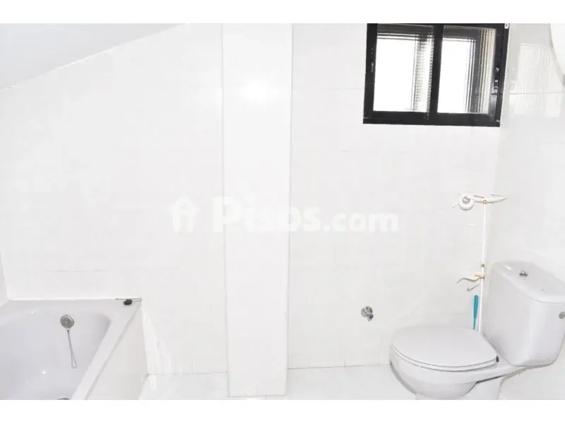 Salles de bain - Spacious House with City Views in Old Town
