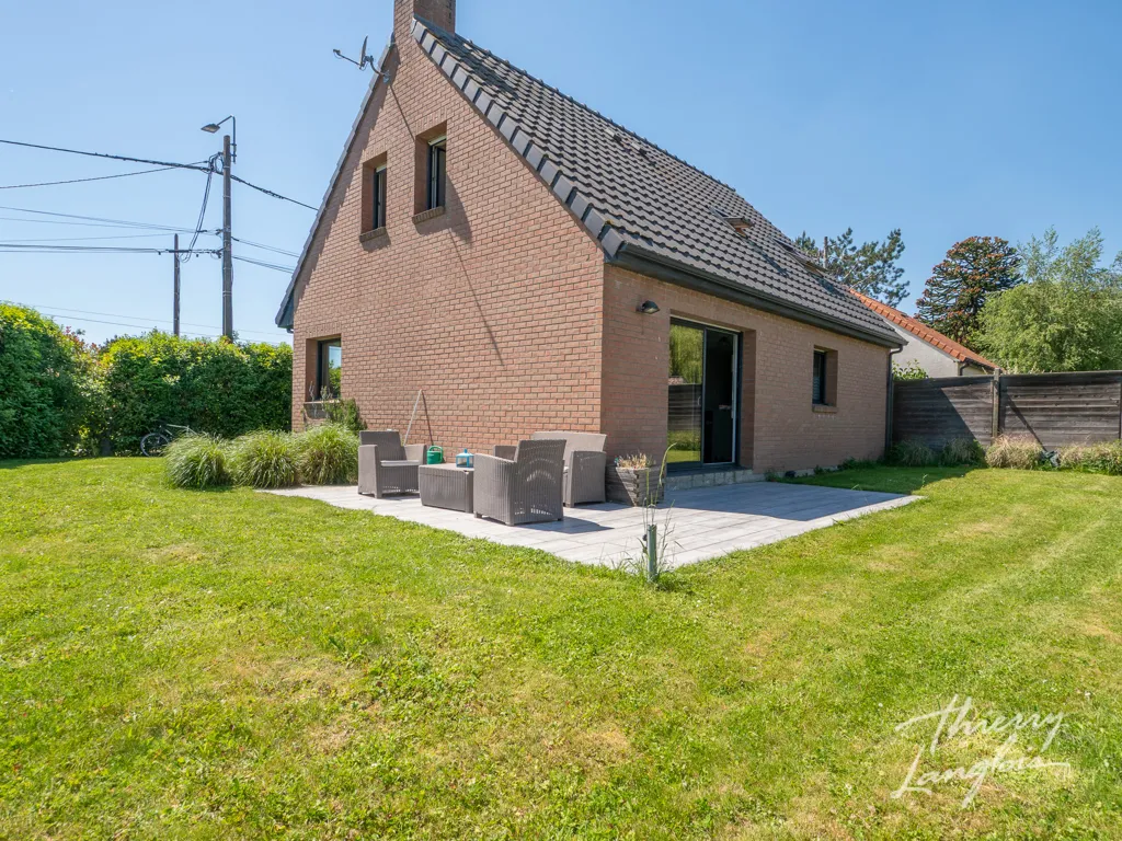 Exterior - Contemporary Villa with Garden near Cysoing