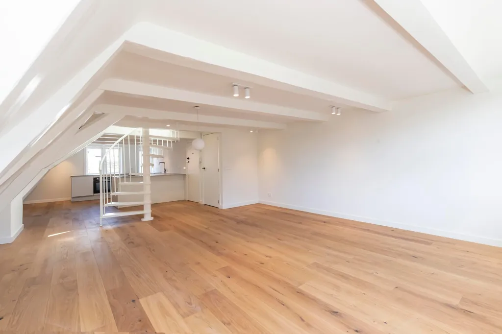 Elutuba - Duplex Apartment with Canal View in Amsterdam