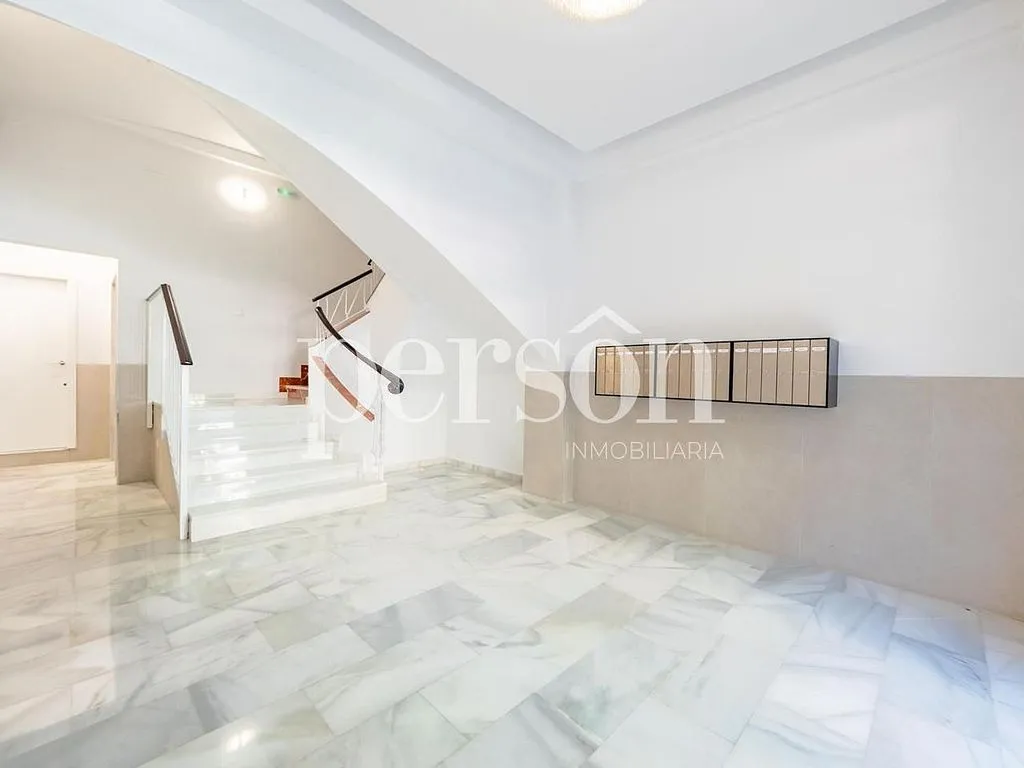 Esik - Apartment with Air Conditioning in Valencia Centre