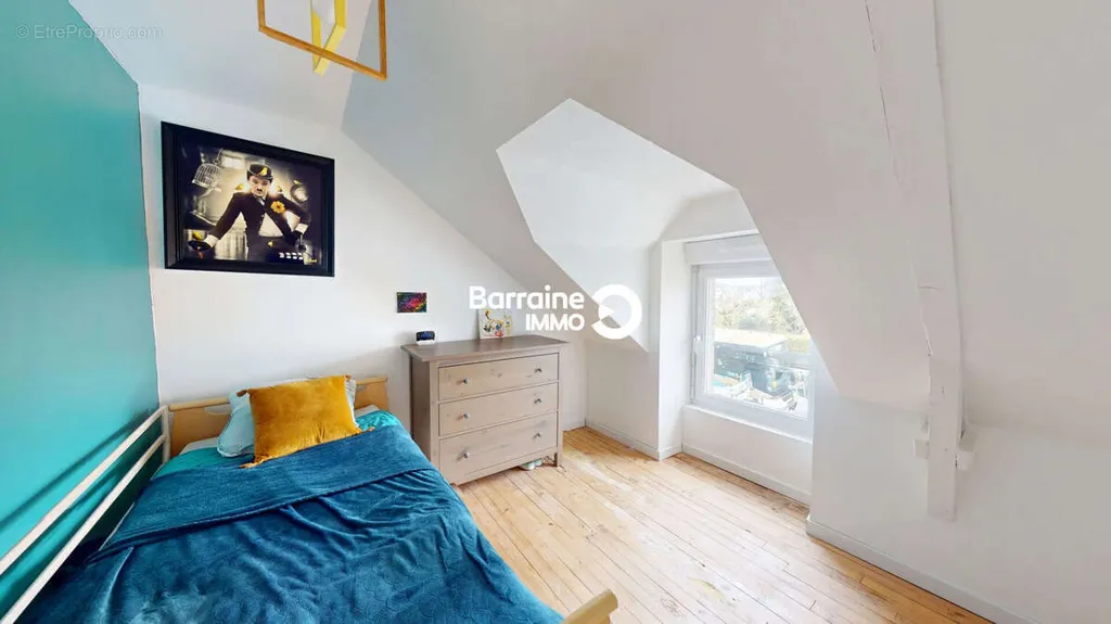 Bedrooms - Townhouse in Stone with Garden in Baud
