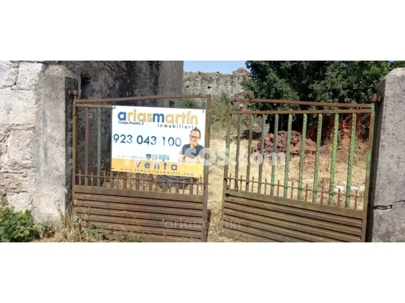 Giardino - Plot with Potential in Linares de Riofrío
