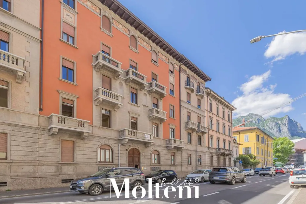 Exterior - Apartment with Double Exposure in Lecco