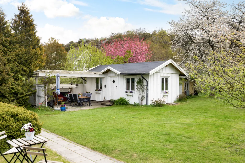 Aed - 20s Villa with Garden in Kullavik