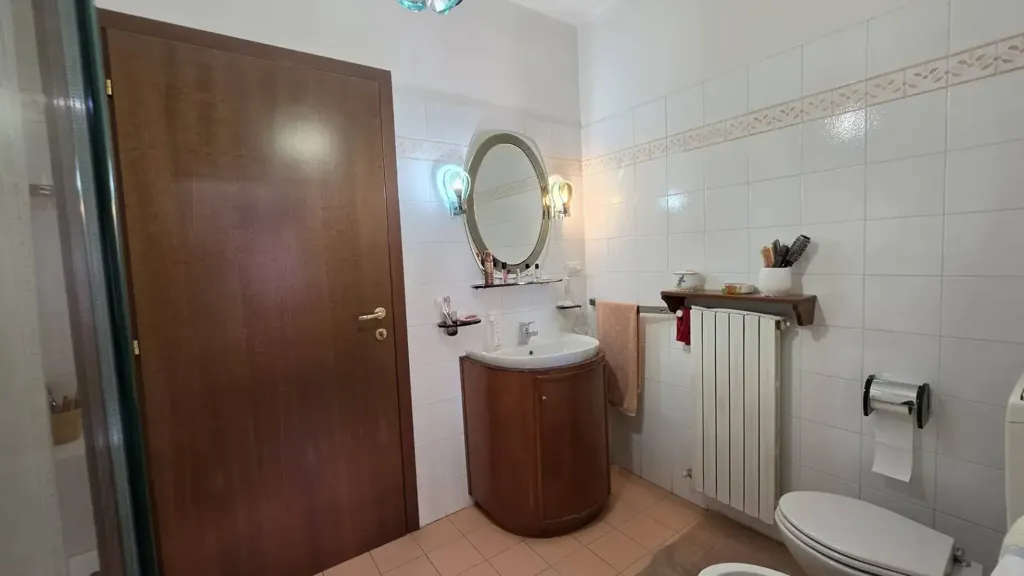 Bathrooms - Panoramic Apartment with Balcony in Asti