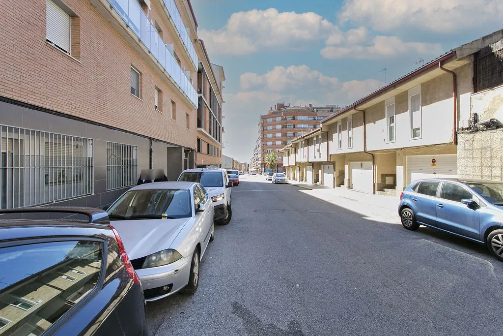 Välivaade - Commercial Space with Street Access in Terrassa