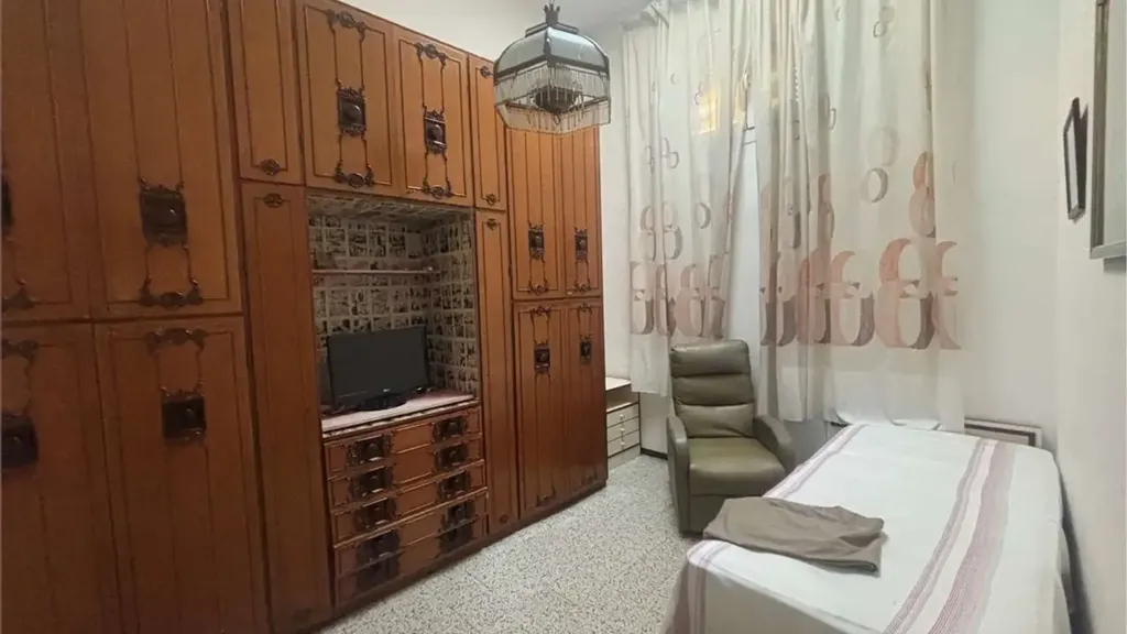 Chambres - Apartment with Balcony in Livorno Centre