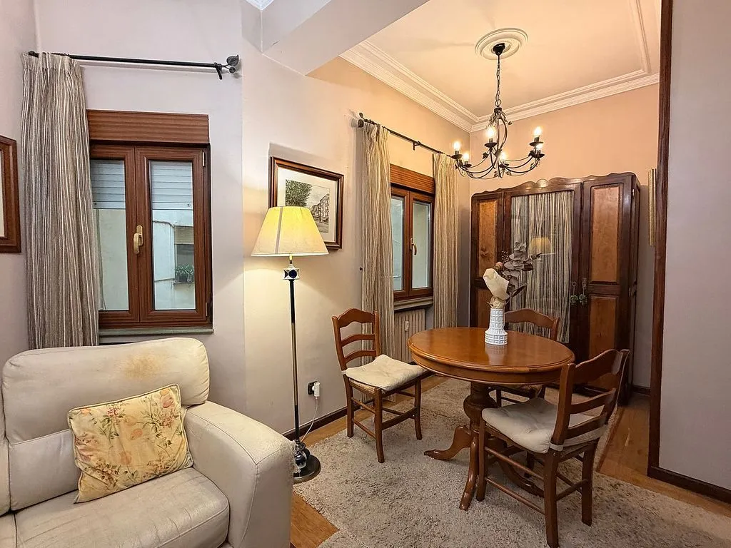 Sala da pranzo - Spacious Apartment with Dual Entrances in Mieres
