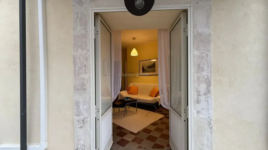 Entrée - Renovated Apartment with Balcony in Modica