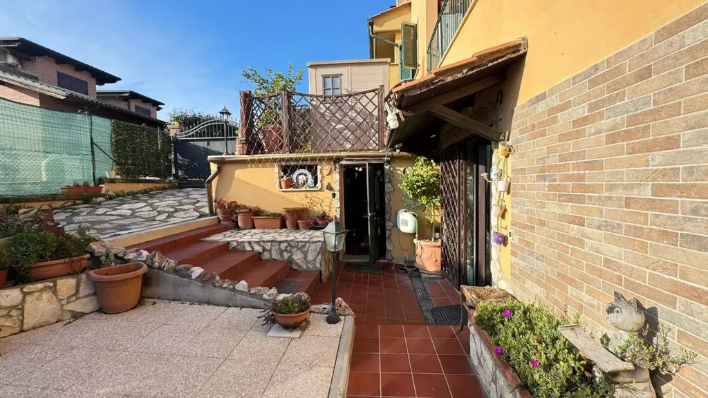 Terrasse - Rustic Villa with Terraces in Guidonia Montecelio
