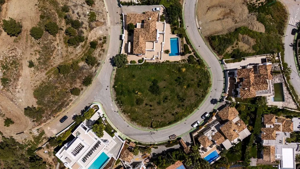 Vista aerea - Panoramic Sea View Plot in Benahavís