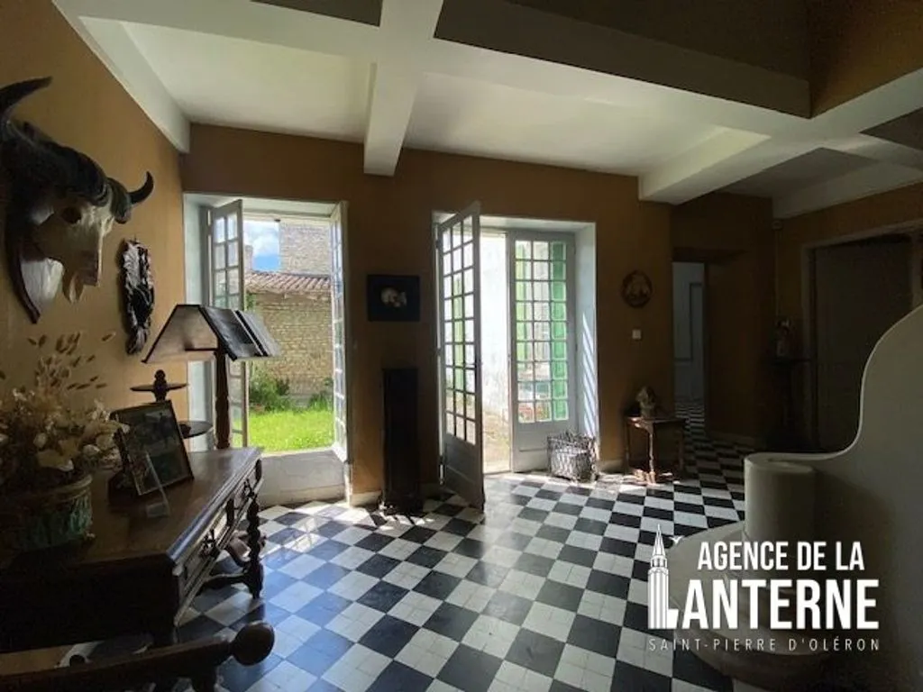 Living Room - Luxury House with Garden in Saint-Pierre-d'Oléron