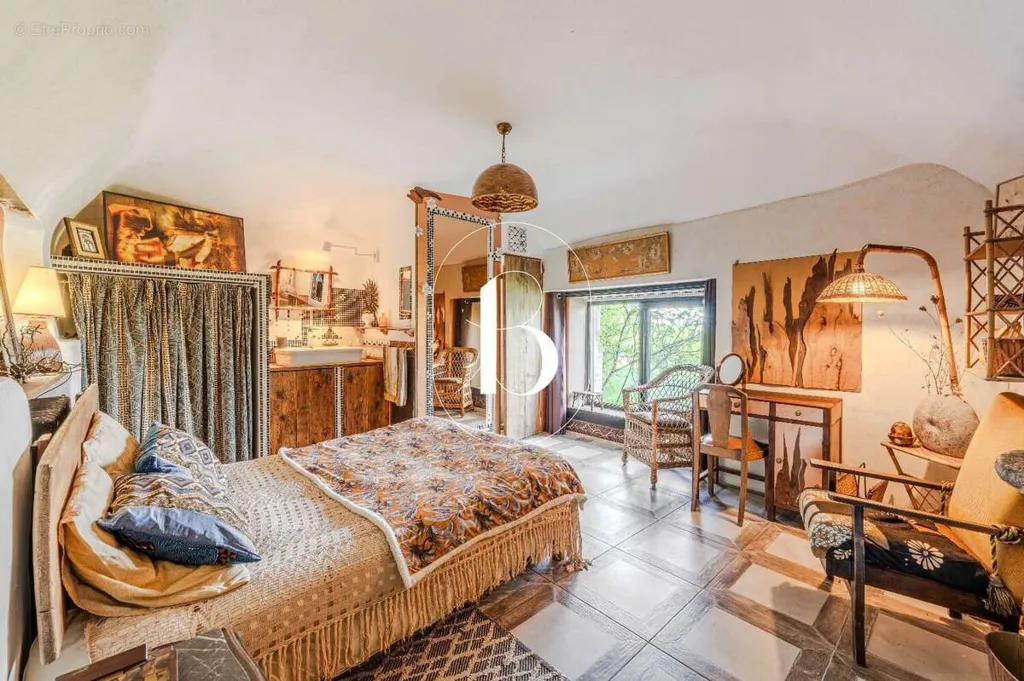 Magamistoad - Renovated Magnanerie with Panoramic View in Provence