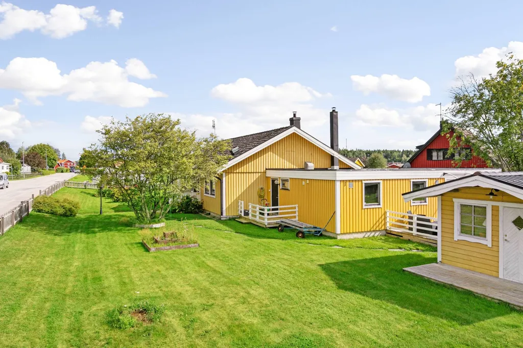Aed - Charming Villa with Pool in Marstrand