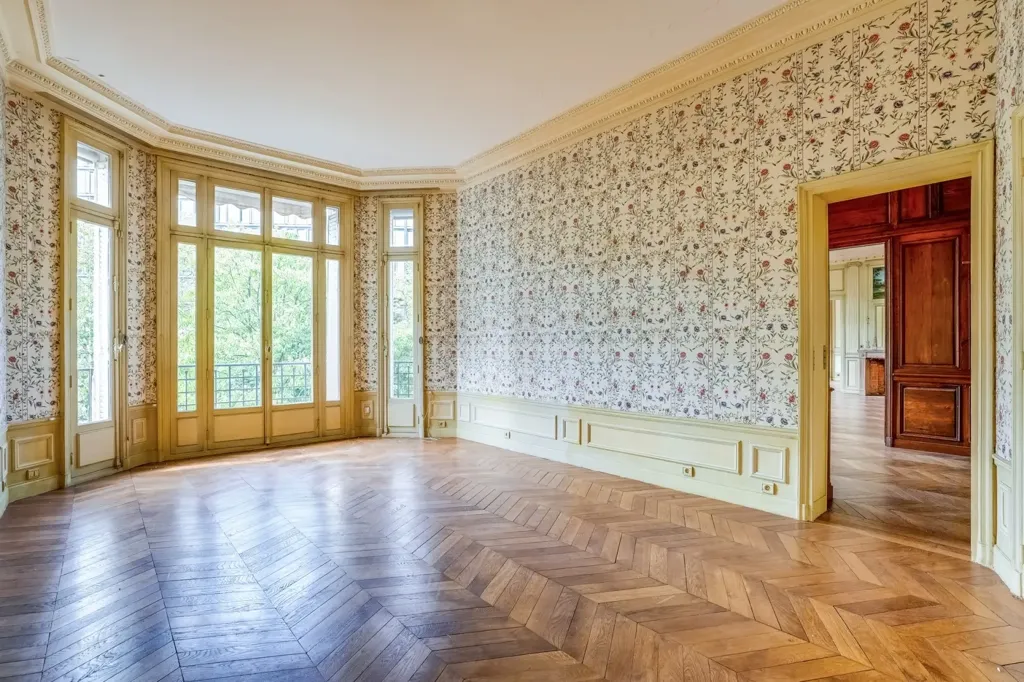 Séjour - Appartement 8 Pièces avec Balcon au 2ème Étage, Paris 6