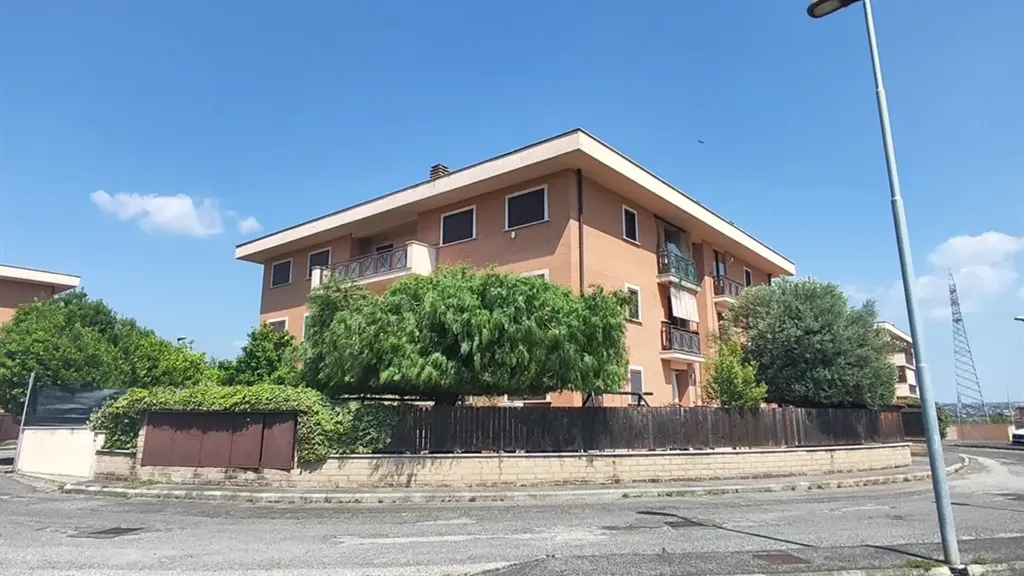 Välivaade - Apartment with Terrace in Castelverde, Rome