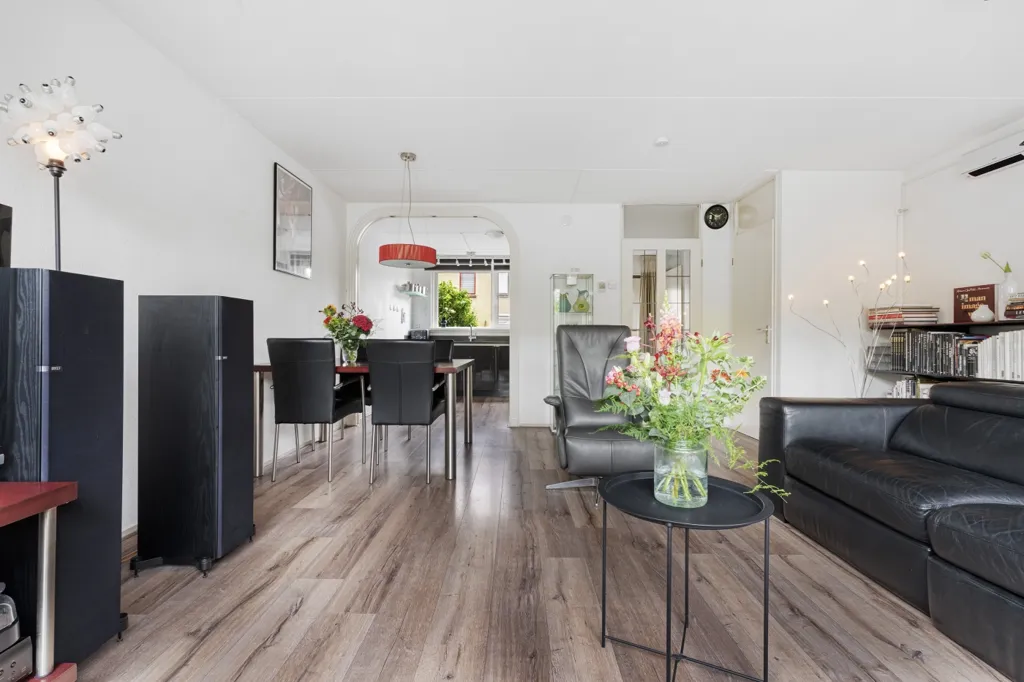 Séjour - Corner House with Garden in Westervoort