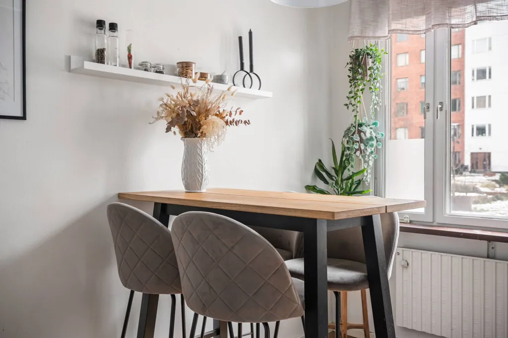 Sala da pranzo - Apartment with Glass Balcony in Huvudsta