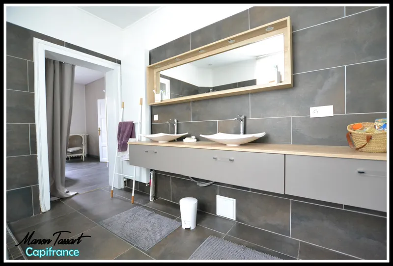 Salles de bain - Demeure Bourgeoise de 1875 avec Jardin à Condé-sur-l'Escaut