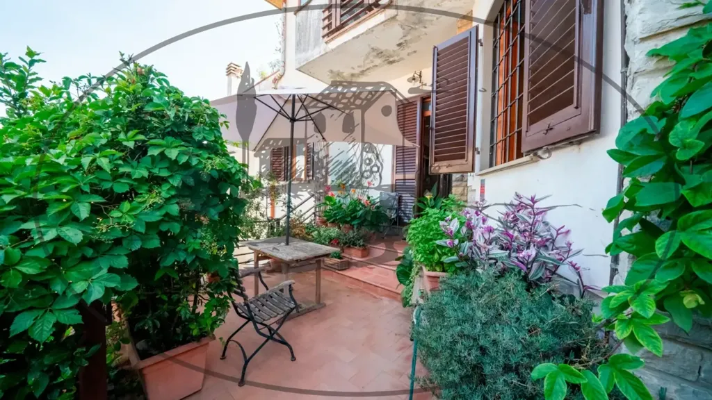 Terrazza - Independent House with Panoramic View in Figline Valdarno
