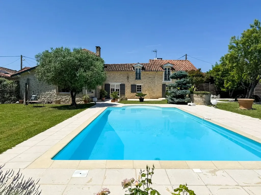 Piscine - Villa en pierre avec piscine et vues panoramiques près de Condom
