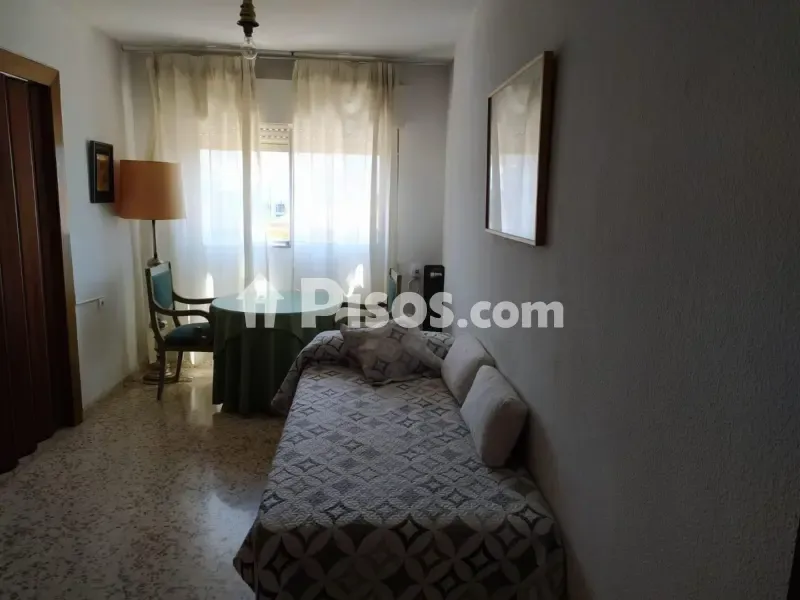 Bedrooms - Sunny Flat with Balcony in Alhamar, Granada