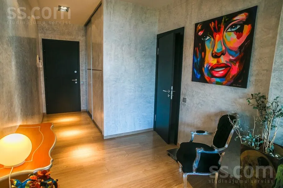 Entrée - 5-Bedroom Apartment with River View in Salaspils