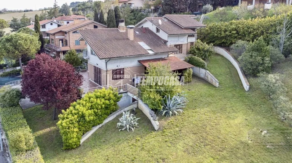 Vue aérienne - Elegant Villa with Two Units in Camerata Picena