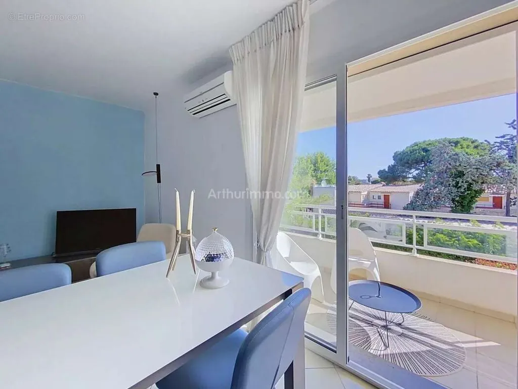 Söögituba - Spacious T4 with Terrace in Calvi Centre