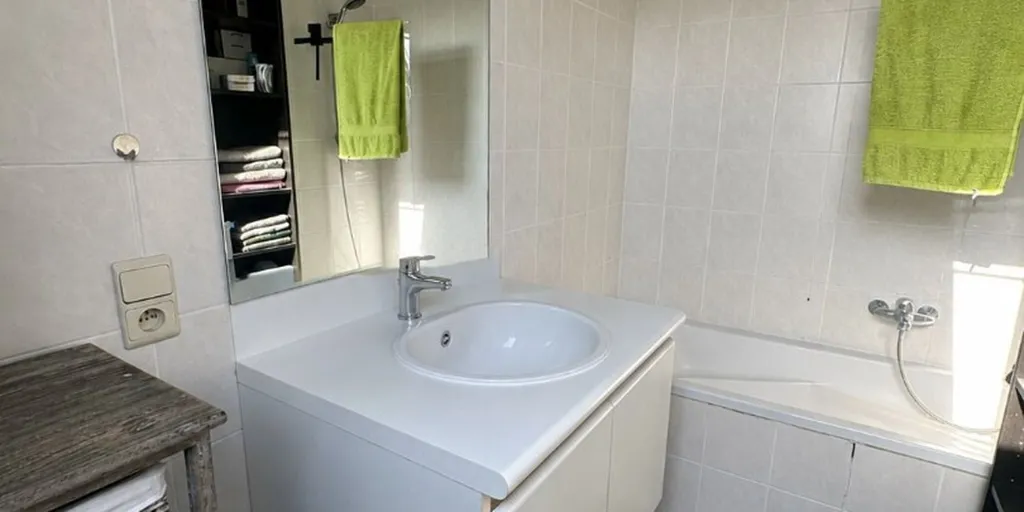 Vannitoad - Duplex with Terrace in Torhout