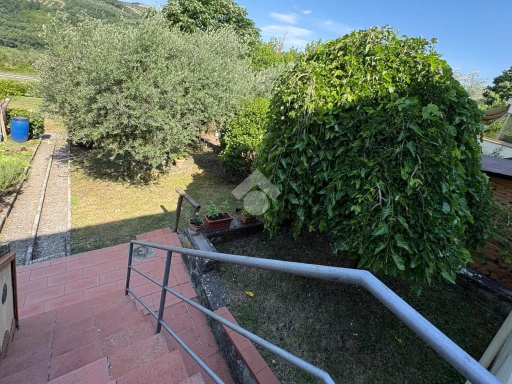 Aed - Terraced Villa with Garden in Pelago