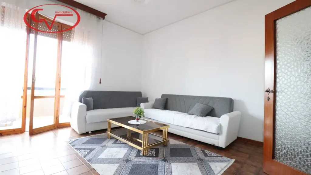 Elutuba - Spacious 4-Room Apartment with Terraces in Montevarchi