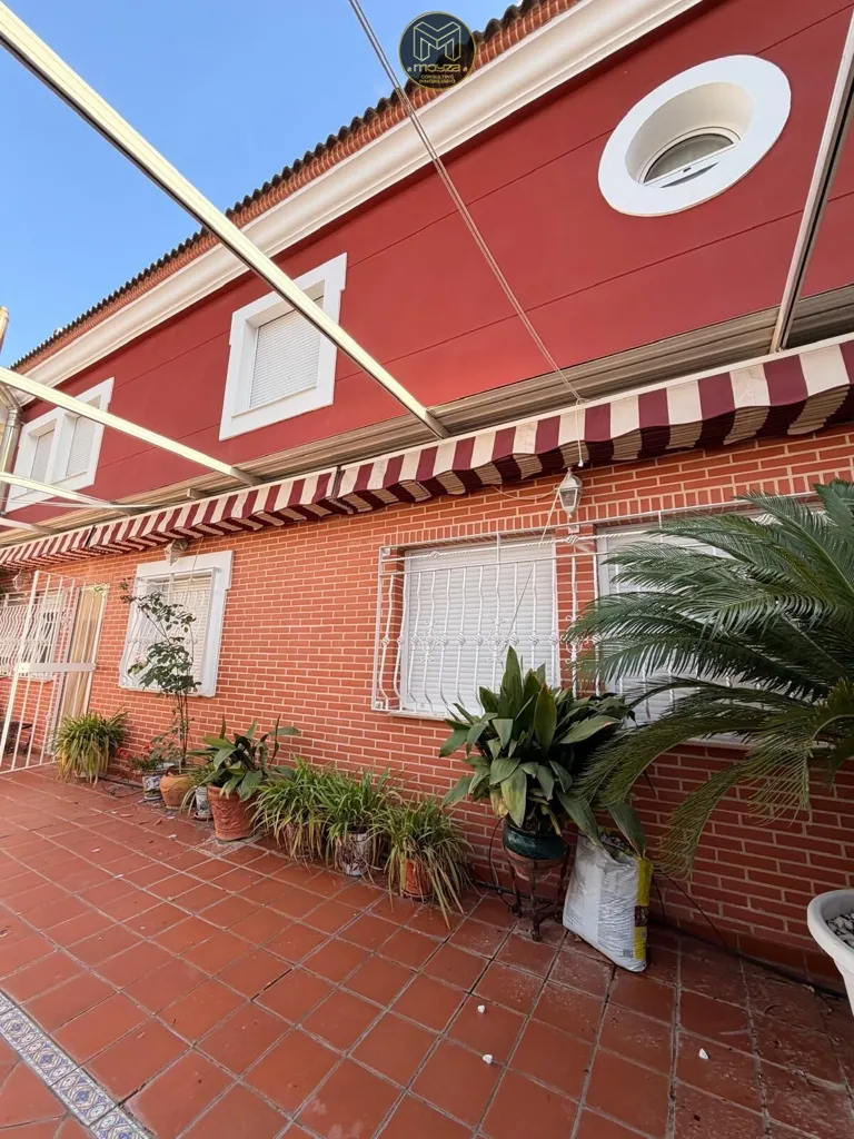 Terrass - Luxury Villa with Private Garage on Gran Bulevar