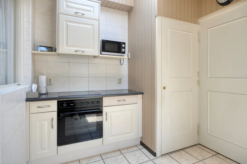 Kitchen - Two-Storey House with Garden in Denekamp