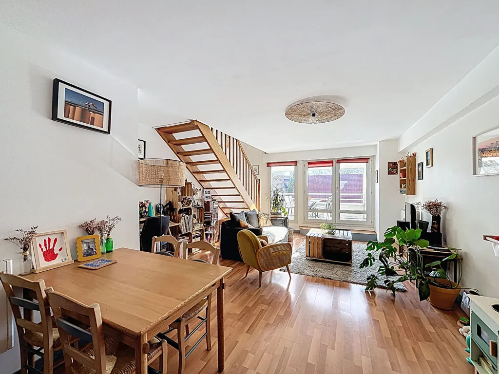Séjour - Appartement Duplex avec Balcon à Lille