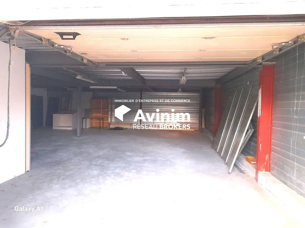 Garaaž - Commercial Offices with Parking in Ormes