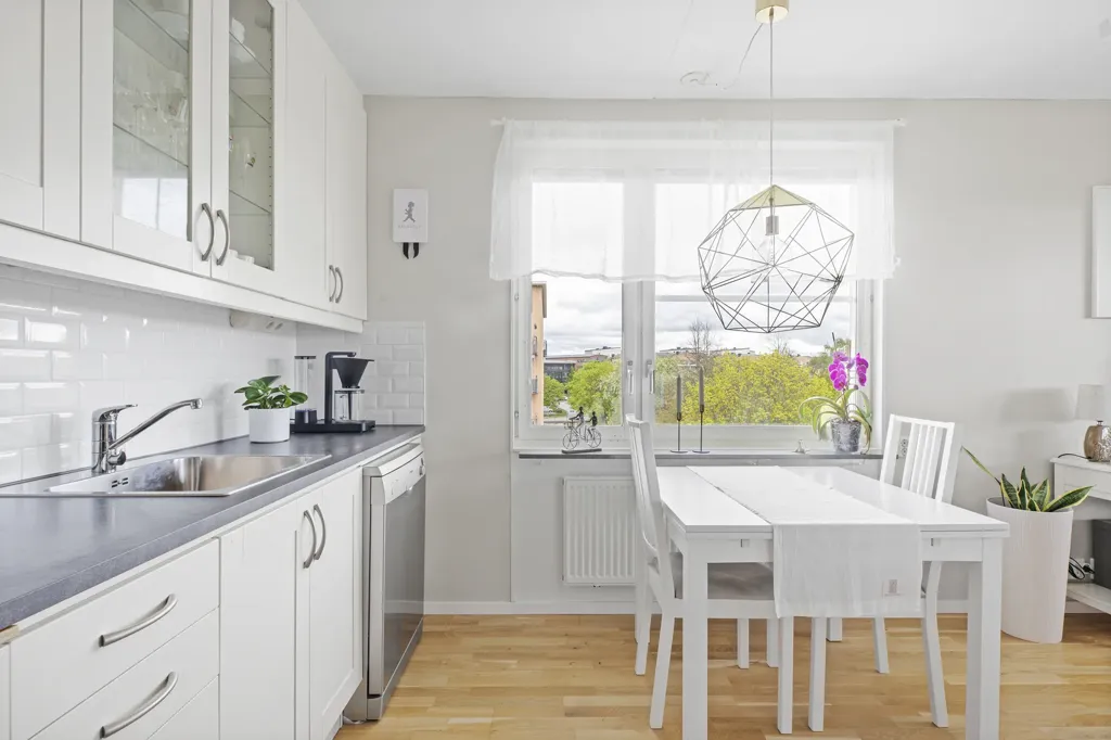 Köök - Apartment with Balcony in Uppsala