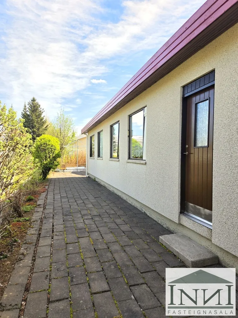 Extérieur - Five-Bedroom House with Studio in Reykjavik